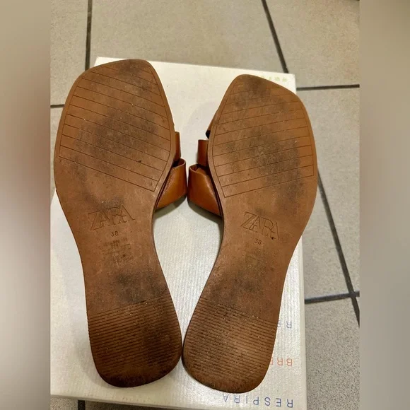 ZARA Leather Chain Slide Sandals – Size 38 (US 7.5) - Picture 6 of 6